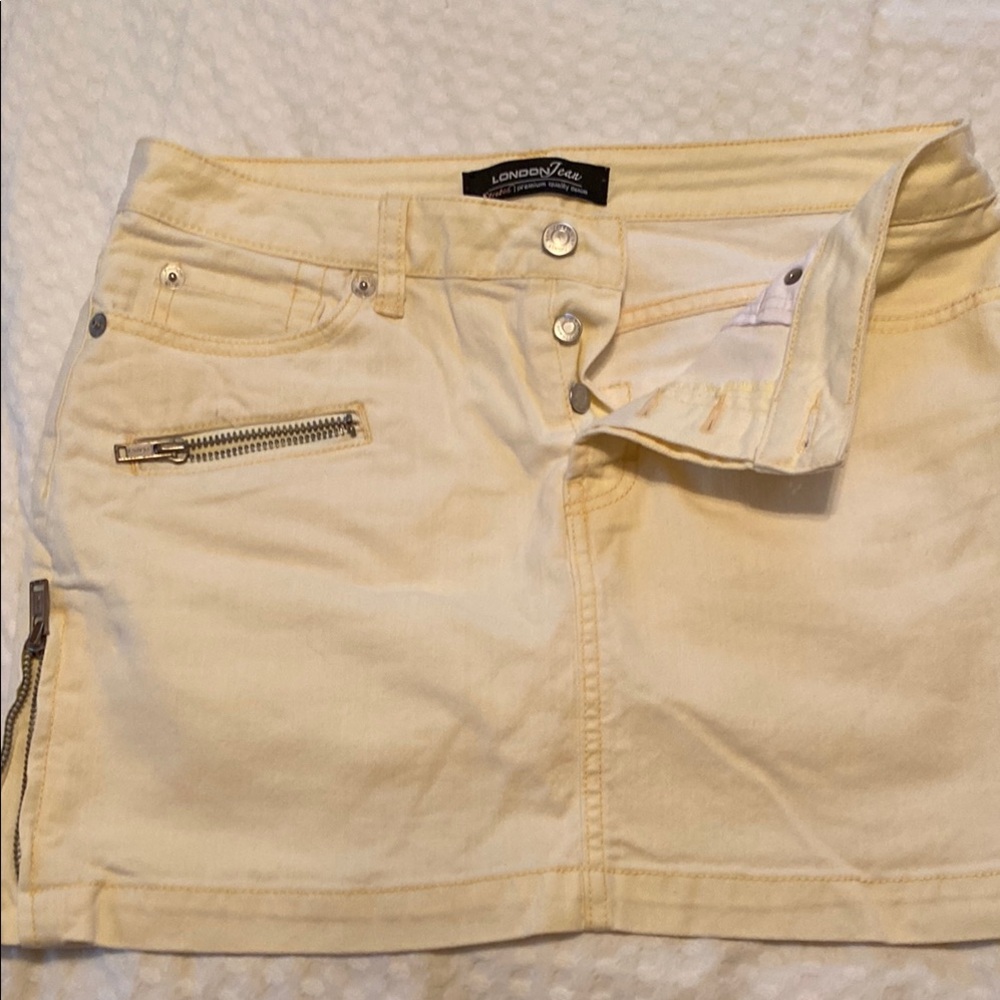 London Jean pale yellow Mini Skirt with Zipper Detail